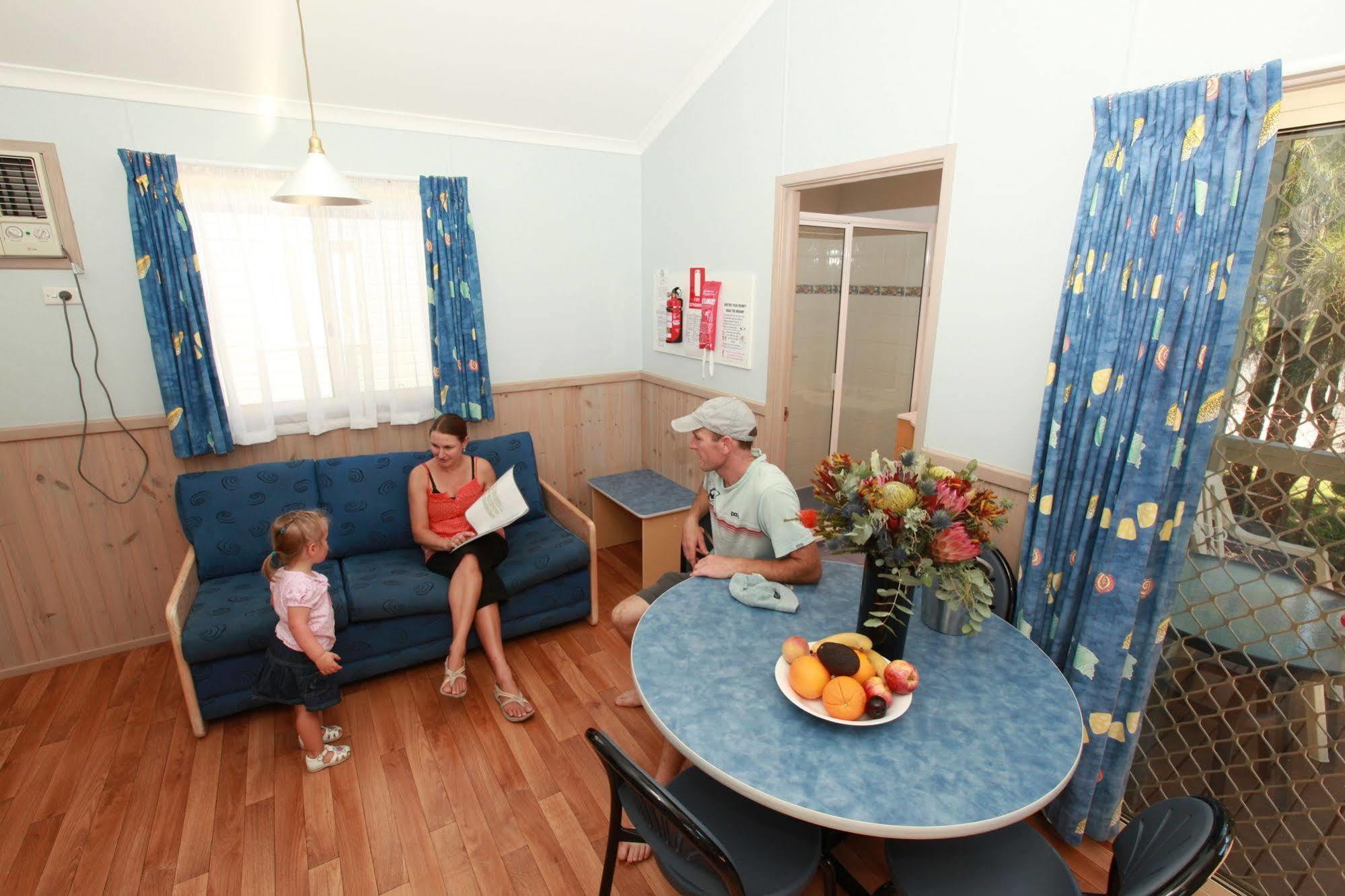 Clyde View Holiday Park 바테만스베이 외부 사진